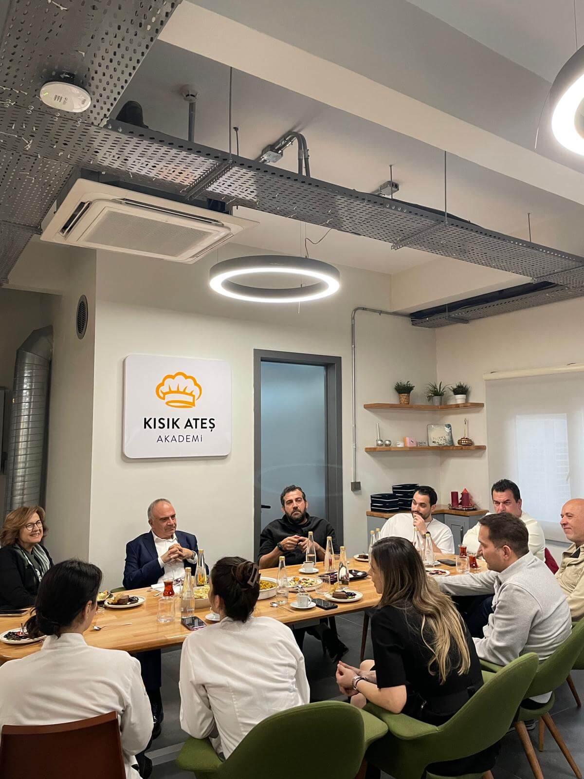 Kısık Ateş Akademi Pınar Mutfağı'nda Uzman Şeflerini Ağırladı!